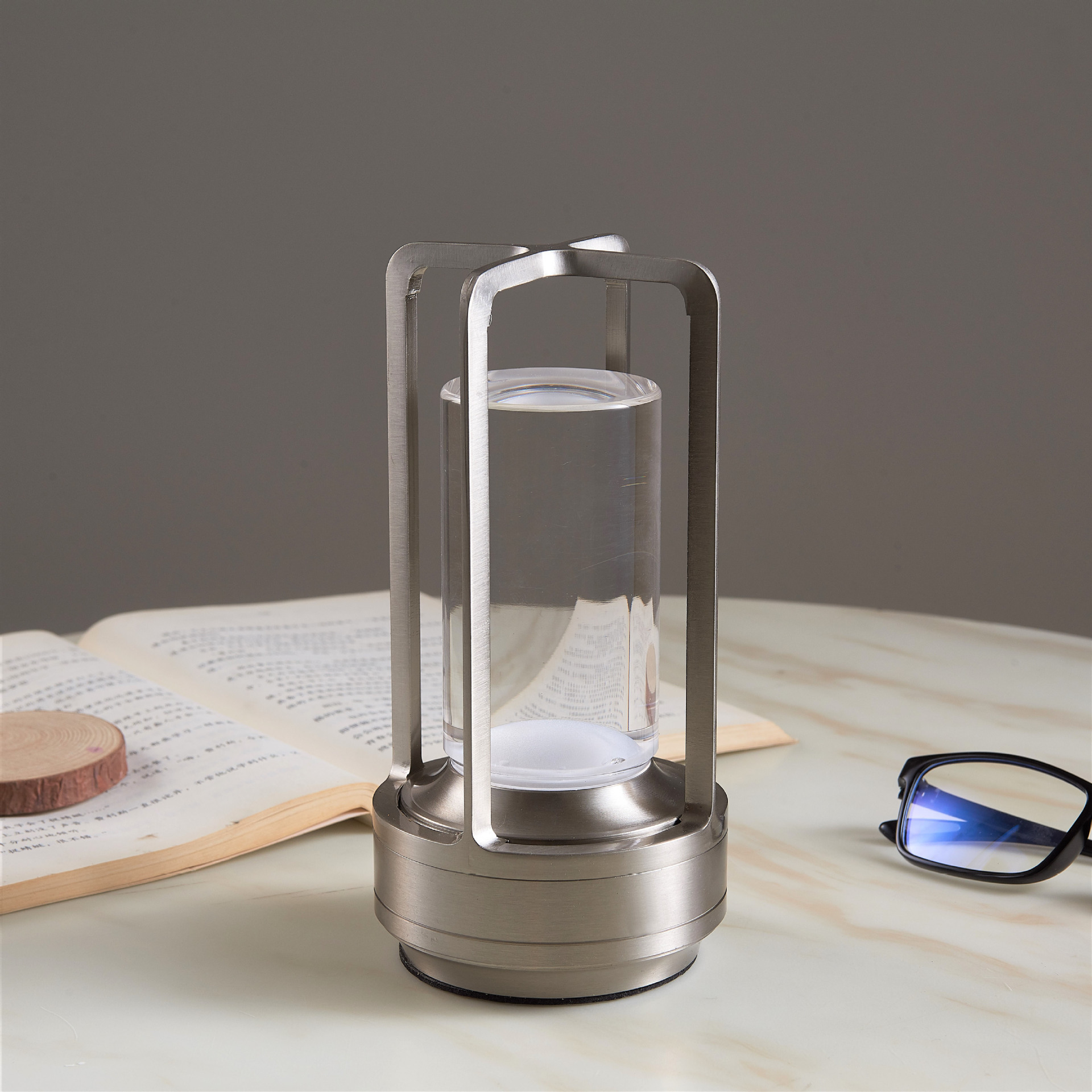 современный Creative Charging Desk Battery-Powered Night светильник гостиная уличный офис Decorative Cordless Portable LED настольная лампа